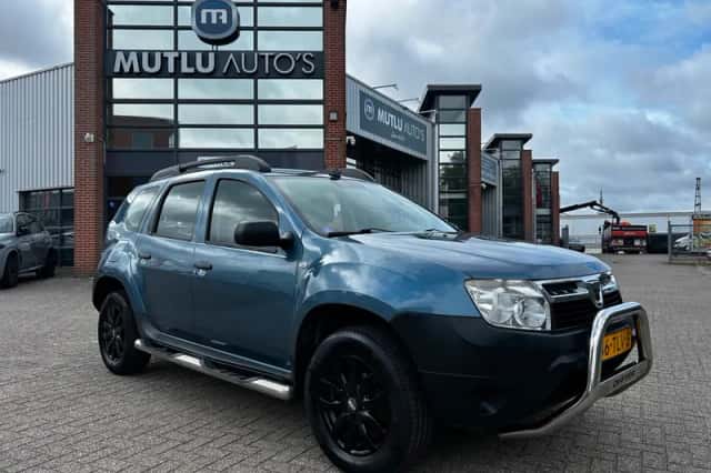 Dacia Duster (2012) thumbnail 1