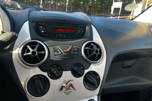 Ford Ka (2009) thumbnail 6