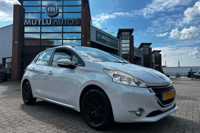 Peugeot 208 (2014) thumbnail 1