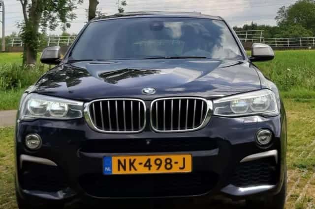 BMW X4 (2016) thumbnail 2