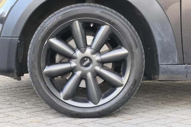 MINI Countryman (2015) thumbnail 6