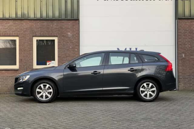 Volvo V60 (2013) thumbnail 2