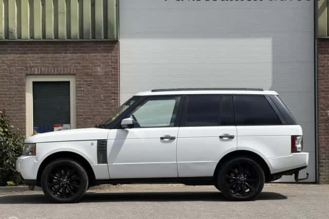 Land Rover Range Rover (2011) thumbnail 2