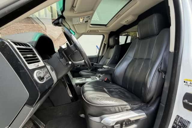 Land Rover Range Rover (2011) thumbnail 5