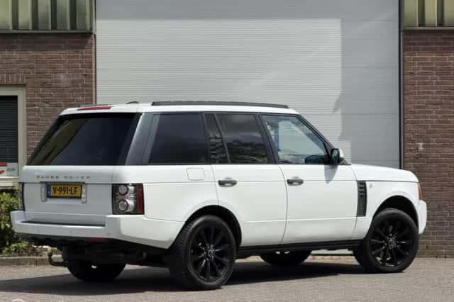 Land Rover Range Rover (2011) thumbnail 6