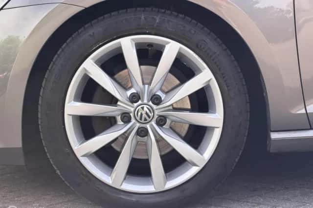 Volkswagen Golf (2013) thumbnail 6
