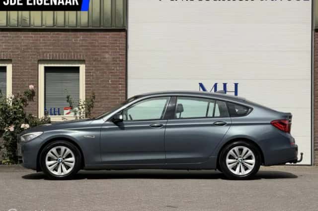 BMW 5-Serie (2010) thumbnail 2
