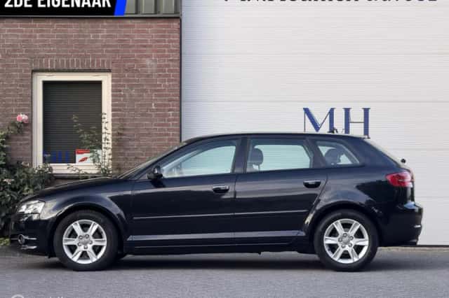 Audi A3 (2012) thumbnail 2