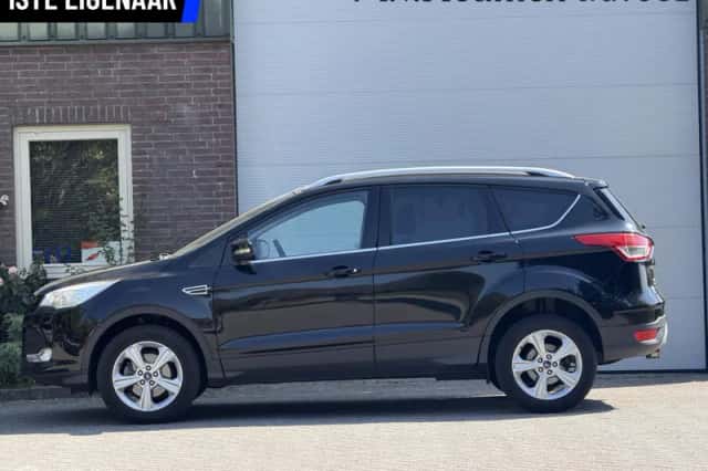 Ford Kuga (2016) thumbnail 2