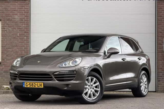 Porsche Cayenne (2010) thumbnail 1