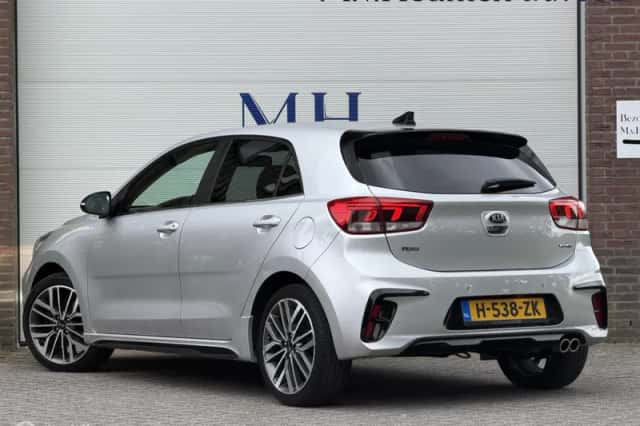 Kia Rio (2020) thumbnail 3