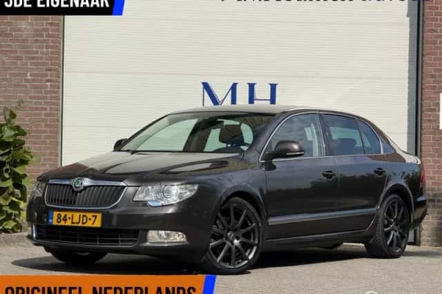 Škoda Superb (2010) thumbnail 1