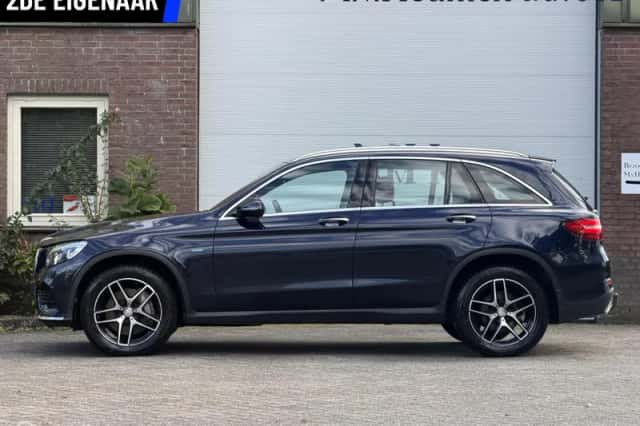 Mercedes-Benz GLC-Klasse (2016) thumbnail 2