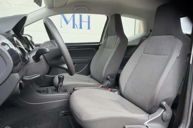 Volkswagen Up! (2013) thumbnail 5