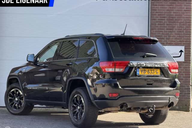 Jeep Grand Cherokee (2013) thumbnail 3