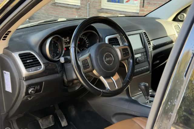 Jeep Grand Cherokee (2013) thumbnail 4