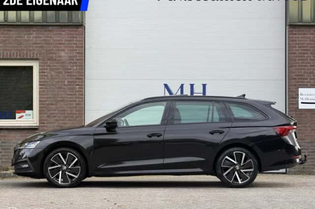 Škoda Octavia (2020) thumbnail 2