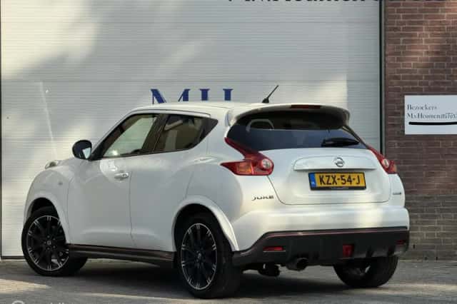 Nissan Juke (2014) thumbnail 3