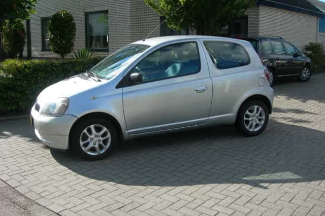 Toyota Yaris (1999) thumbnail 5