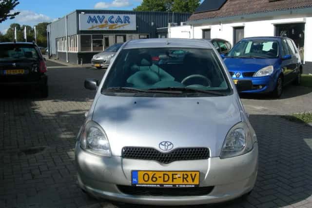 Toyota Yaris (1999) thumbnail 6