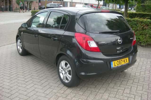 Opel Corsa (2014) thumbnail 4