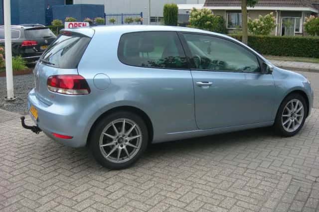 Volkswagen Golf (2009) thumbnail 2