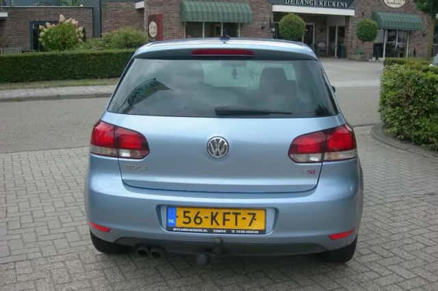 Volkswagen Golf (2009) thumbnail 3