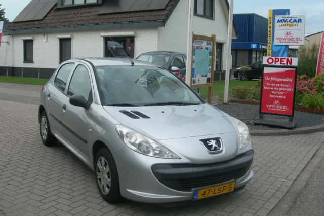 Peugeot 206+ (2010) thumbnail 1