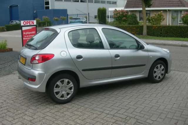 Peugeot 206+ (2010) thumbnail 2