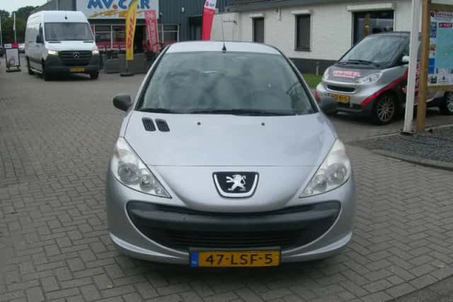 Peugeot 206+ (2010) thumbnail 6
