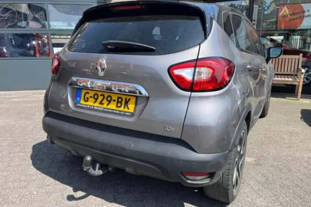 Renault Captur (2015) thumbnail 2