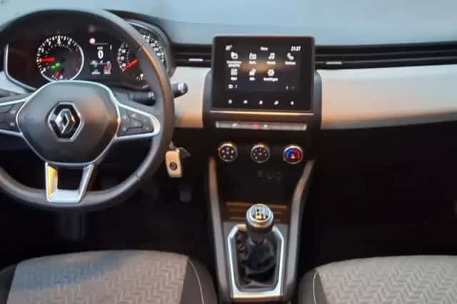 Renault Clio (2021) thumbnail 2