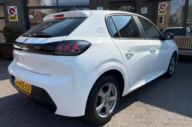 Peugeot 208 (2022) thumbnail 2