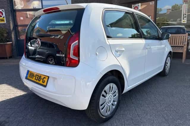 Volkswagen Up! (2015) thumbnail 2