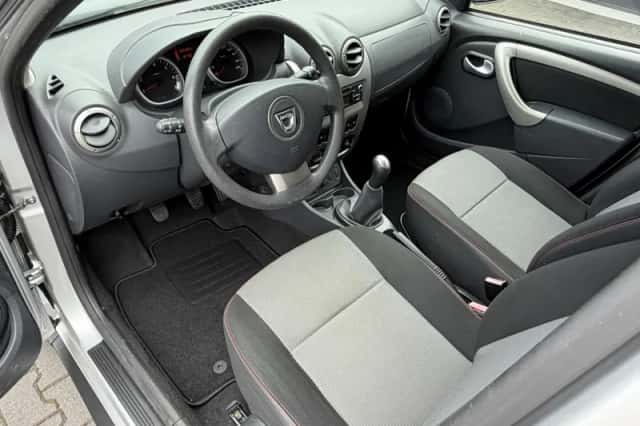 Dacia Duster (2013) thumbnail 4