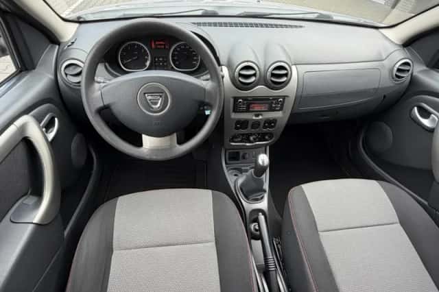 Dacia Duster (2013) thumbnail 5
