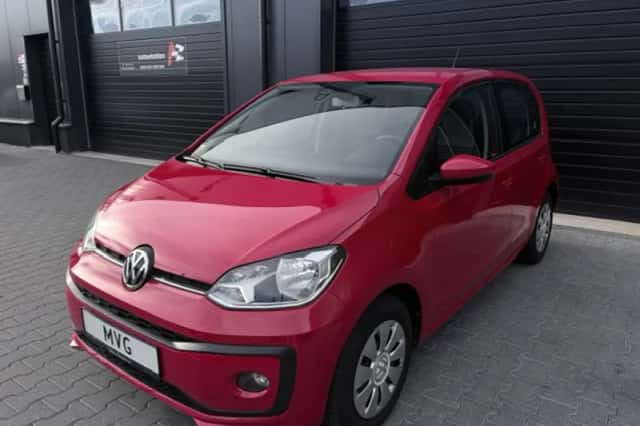 Volkswagen Up! (2016) thumbnail 3