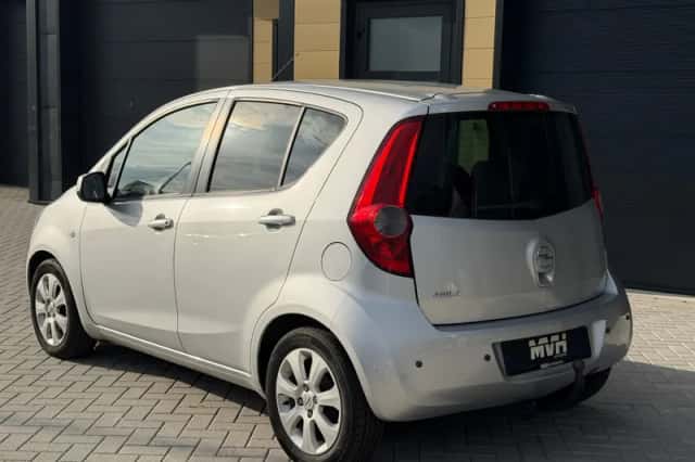 Opel Agila (2008) thumbnail 3