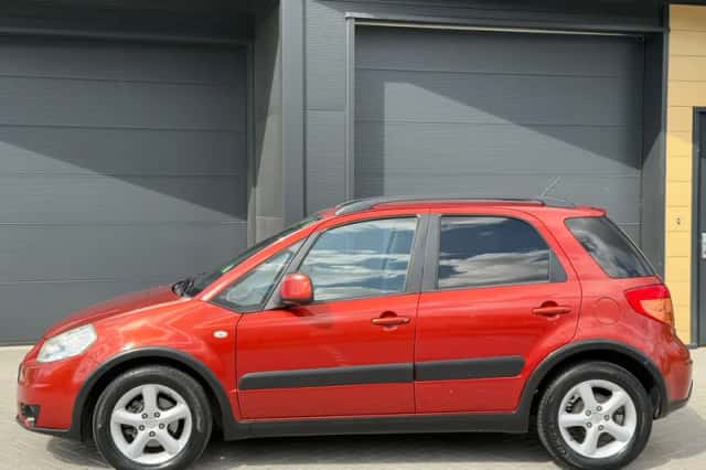 Suzuki SX4 (2007) thumbnail 6