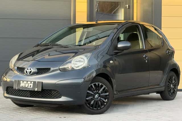 Toyota Aygo (2008) thumbnail 1