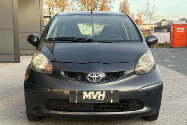 Toyota Aygo (2008) thumbnail 4