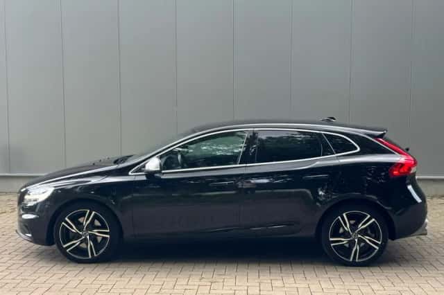 Volvo V40 (2019) thumbnail 3