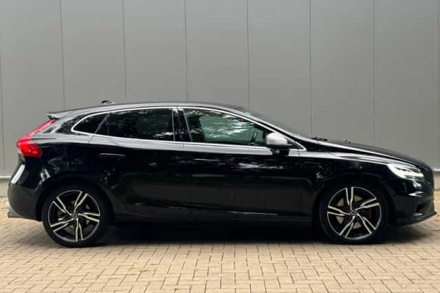 Volvo V40 (2019) thumbnail 4
