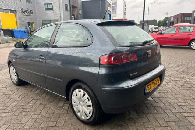 SEAT Ibiza (2005) thumbnail 2