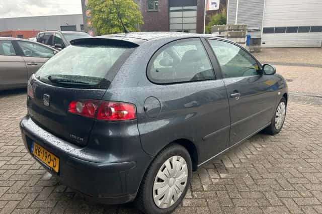 SEAT Ibiza (2005) thumbnail 3