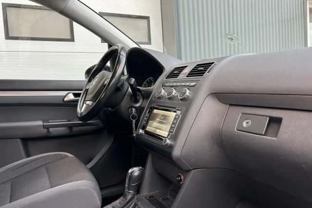 Volkswagen Touran (2015) thumbnail 6