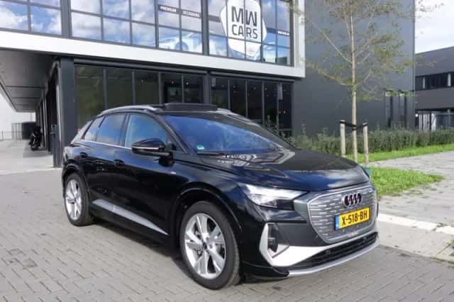 Audi Q4 e-tron (2023) thumbnail 1