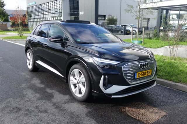 Audi Q4 e-tron (2023) thumbnail 3