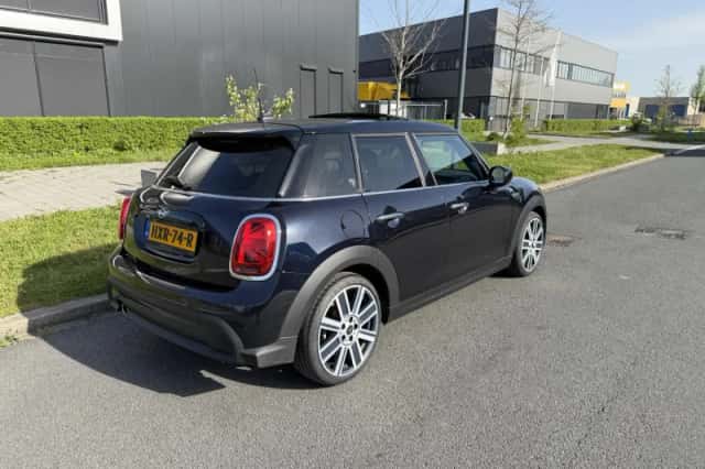 MINI Cooper (2023) thumbnail 4