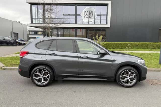 BMW X1 (2022) thumbnail 2